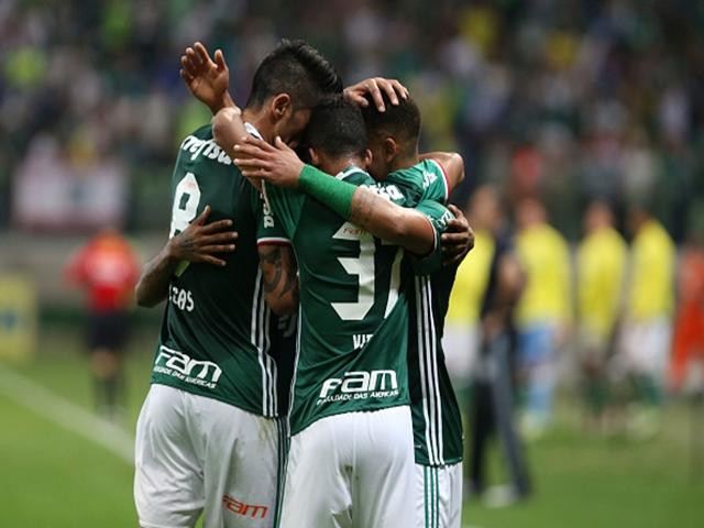 Will the Palmeiras players be consoling each other at the final whistle?